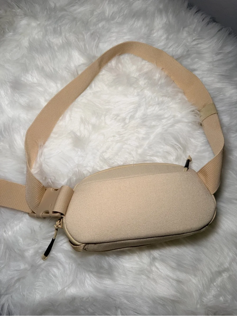 Brevitē Cream Belt Bag - Hands-Free Key & Card Holder